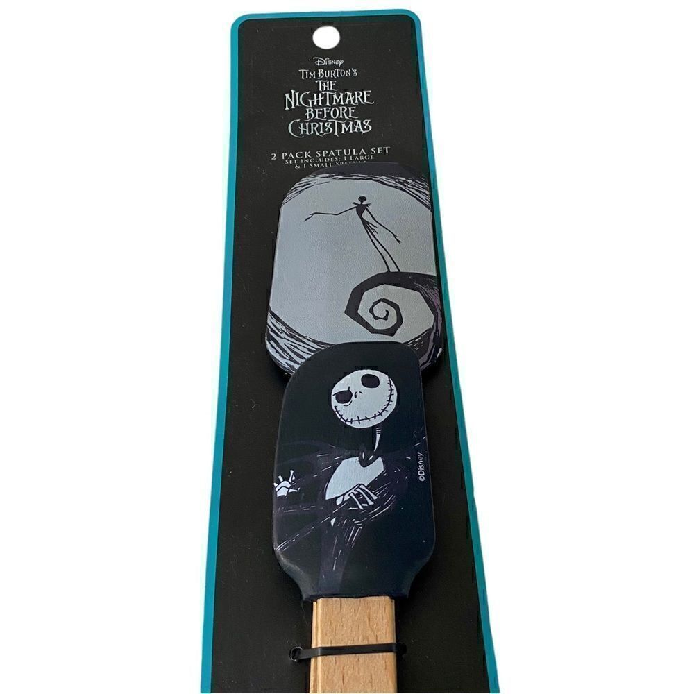 The Nightmare Before Christmas 2 Pack Spatula Set.